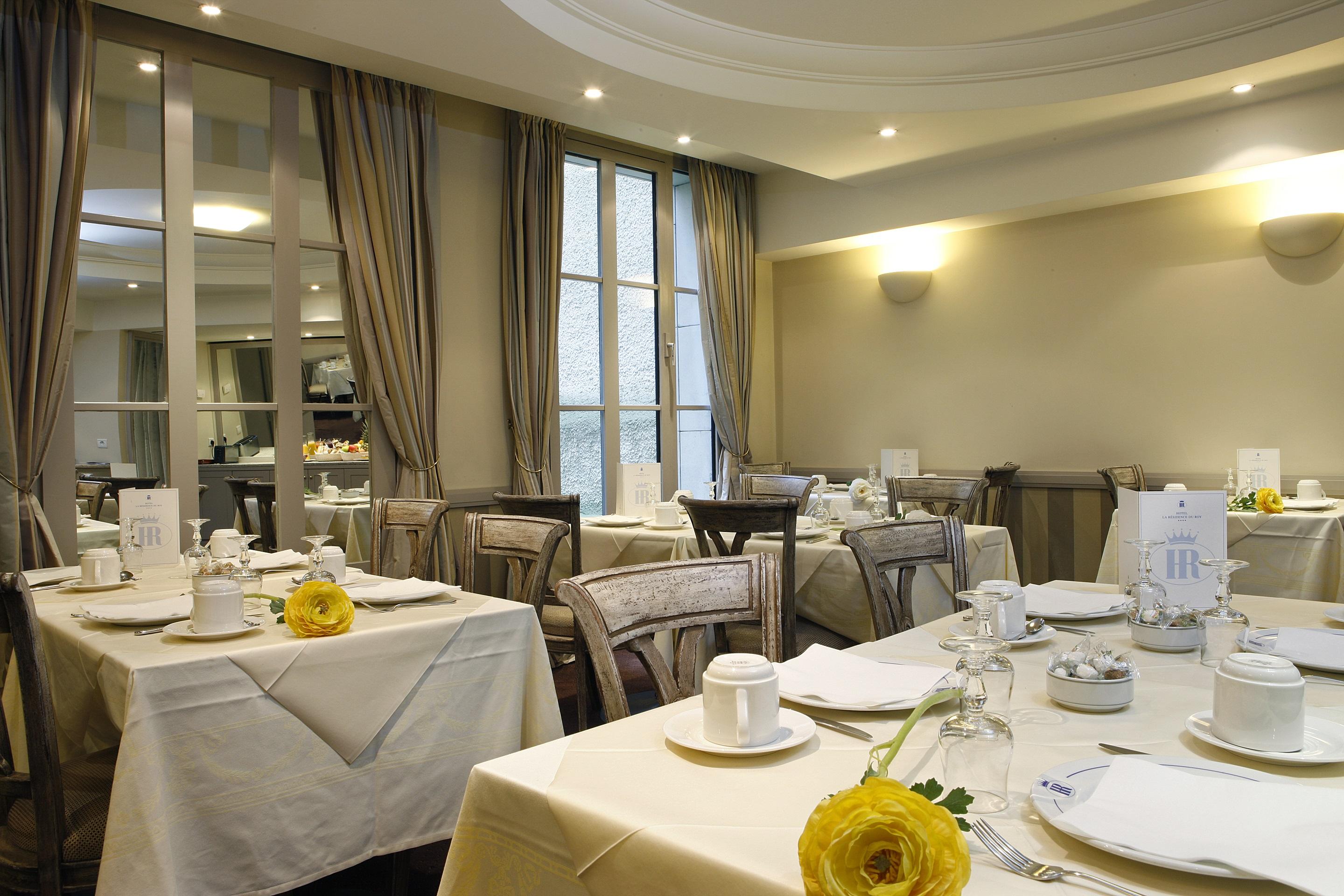 Hotel La Du Roy Champs Elysees 4*