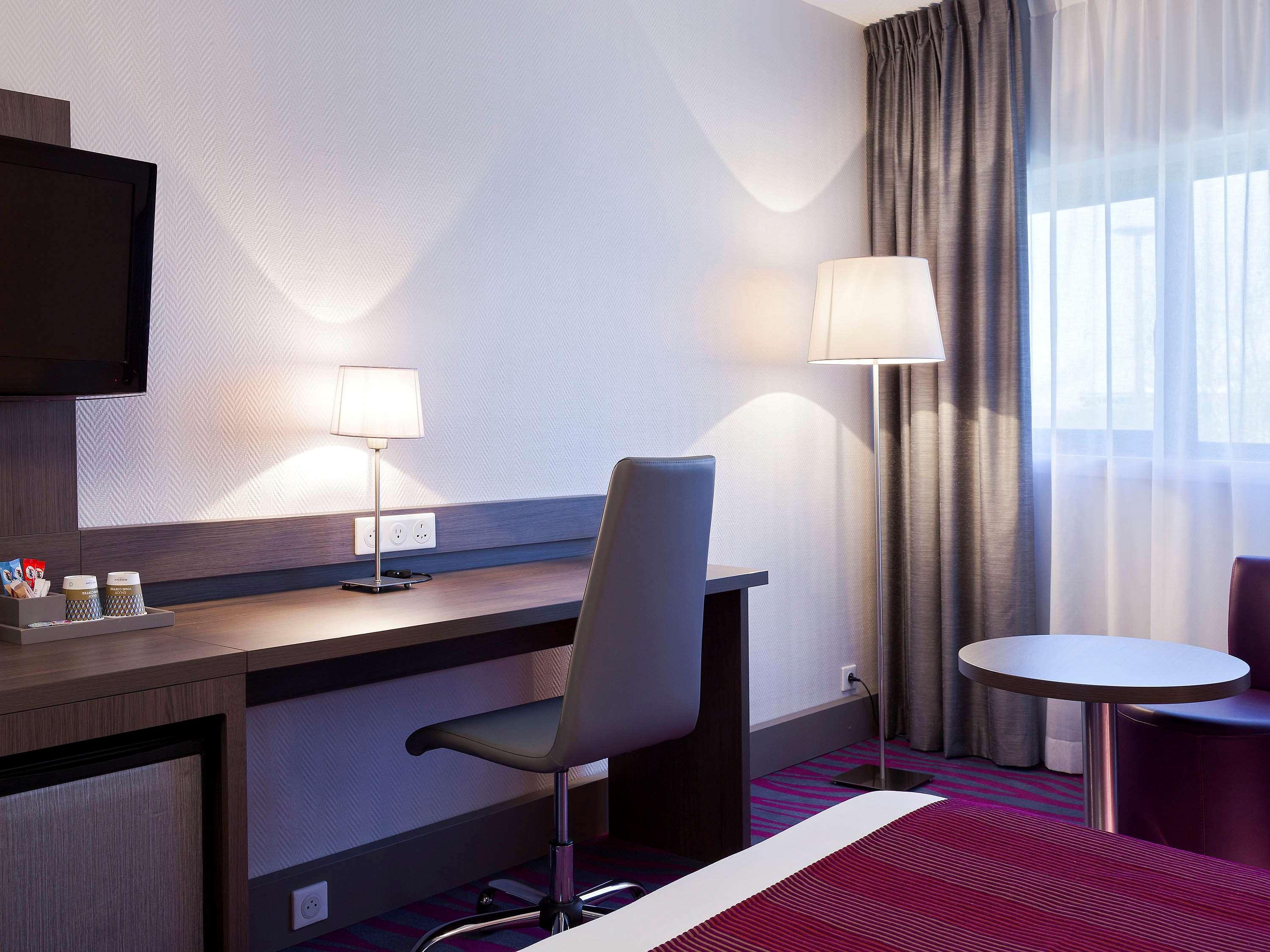 Hotel Mercure 19 Philharmonie La 4*