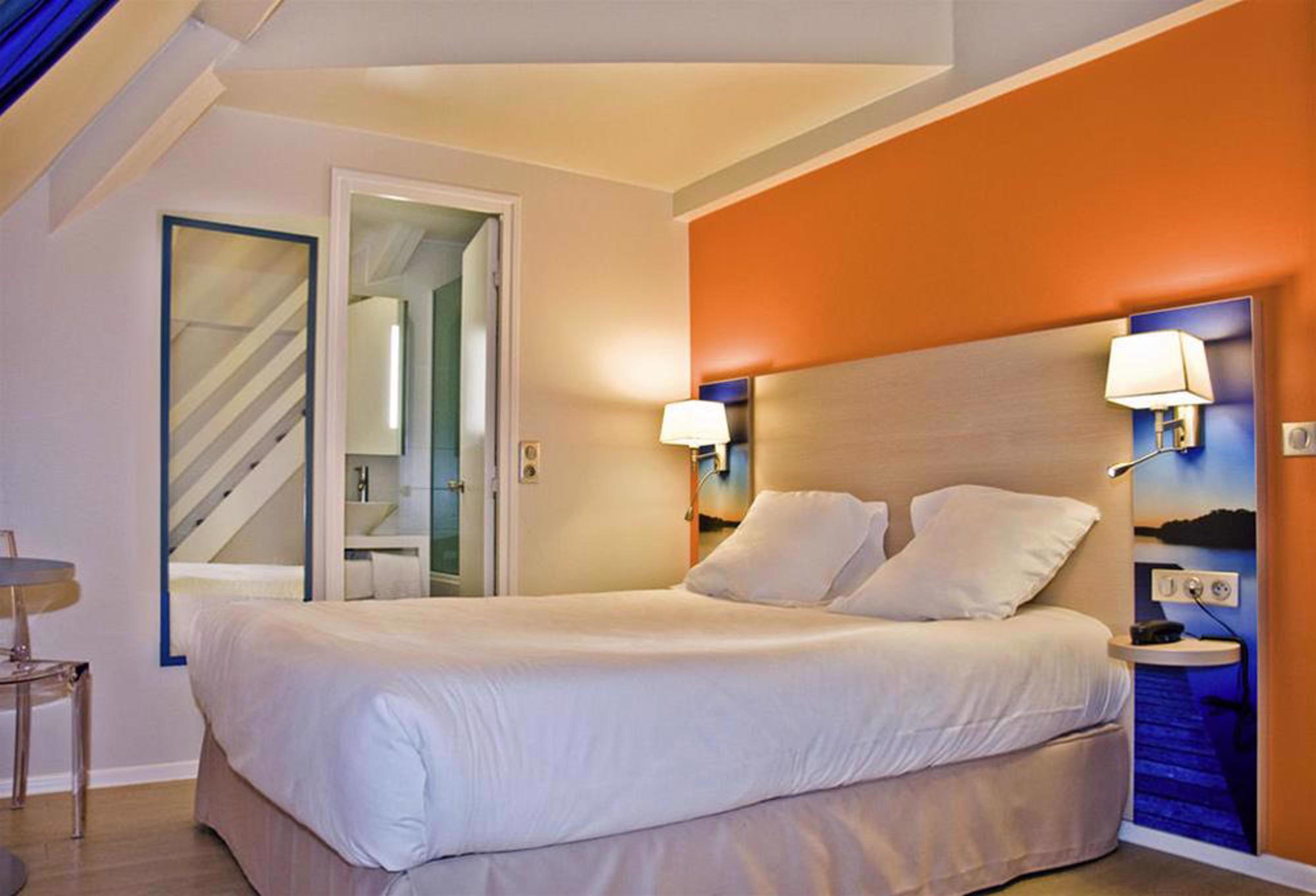 Ibis Styles Maine Montparnasse Hotel 3*
