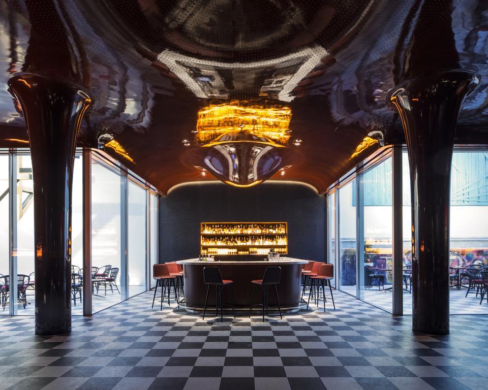 Les Bains Hotel