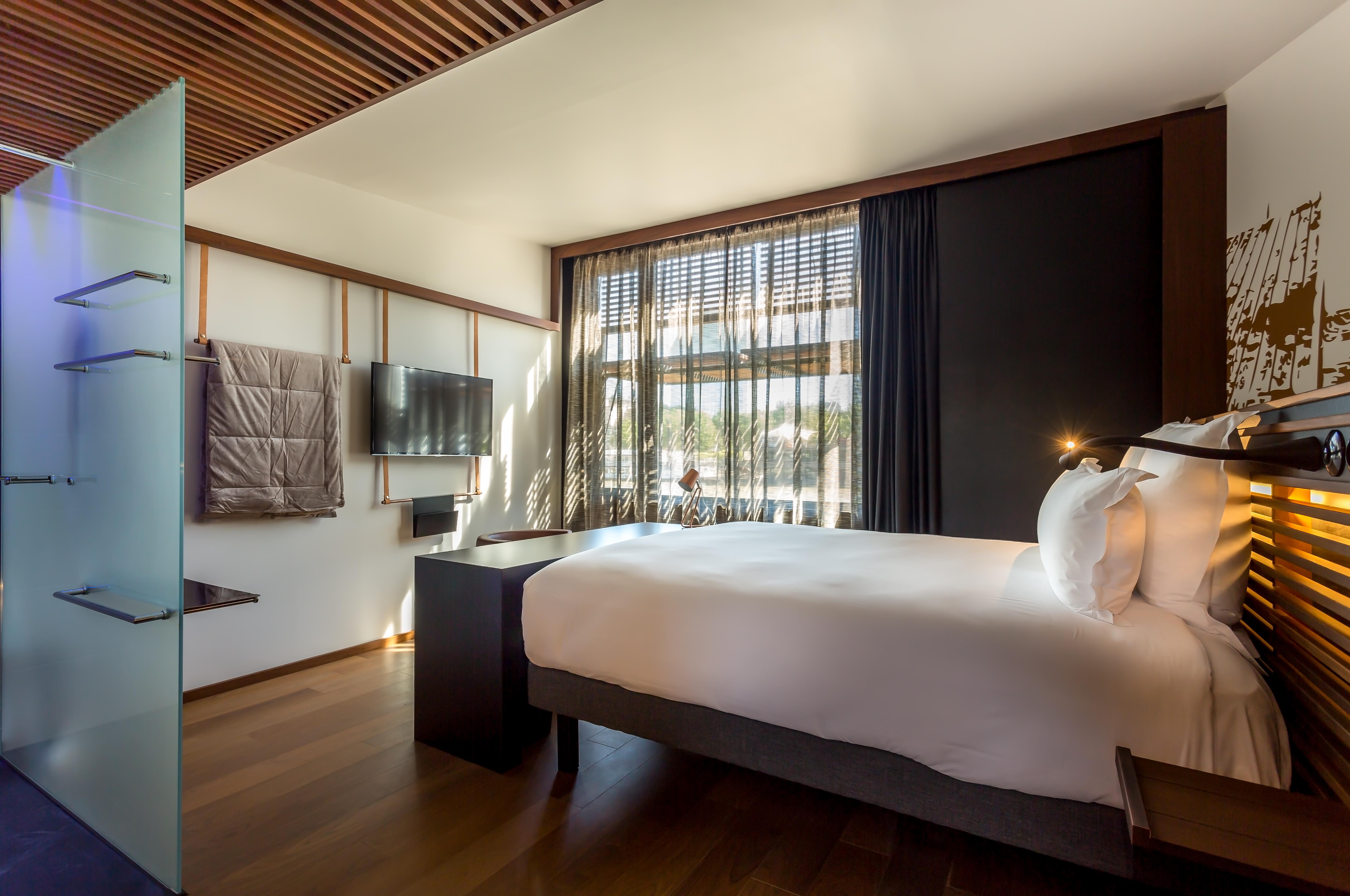 Hotel Off Seine 4*