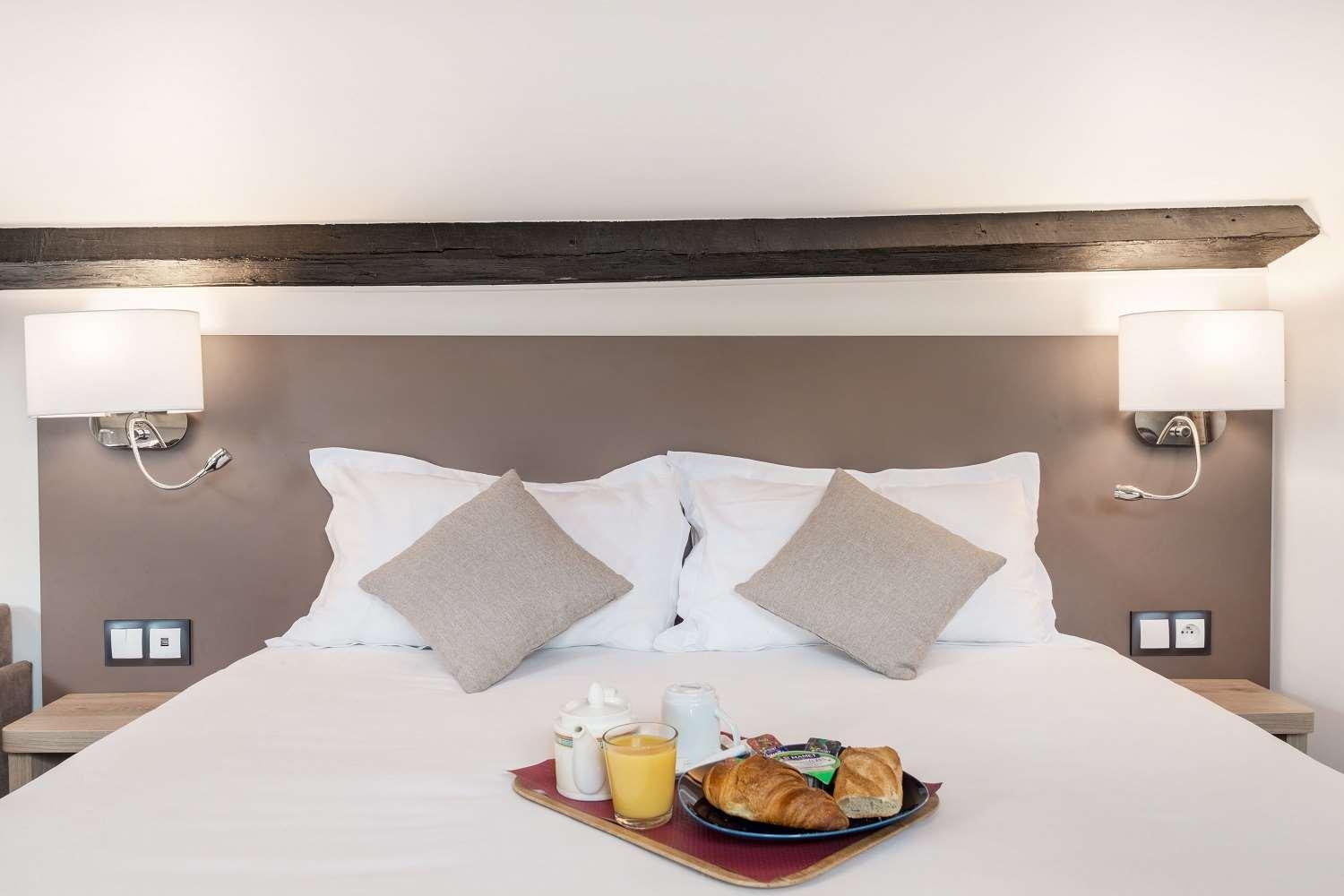 Courcelles Mederic Hotel Paris