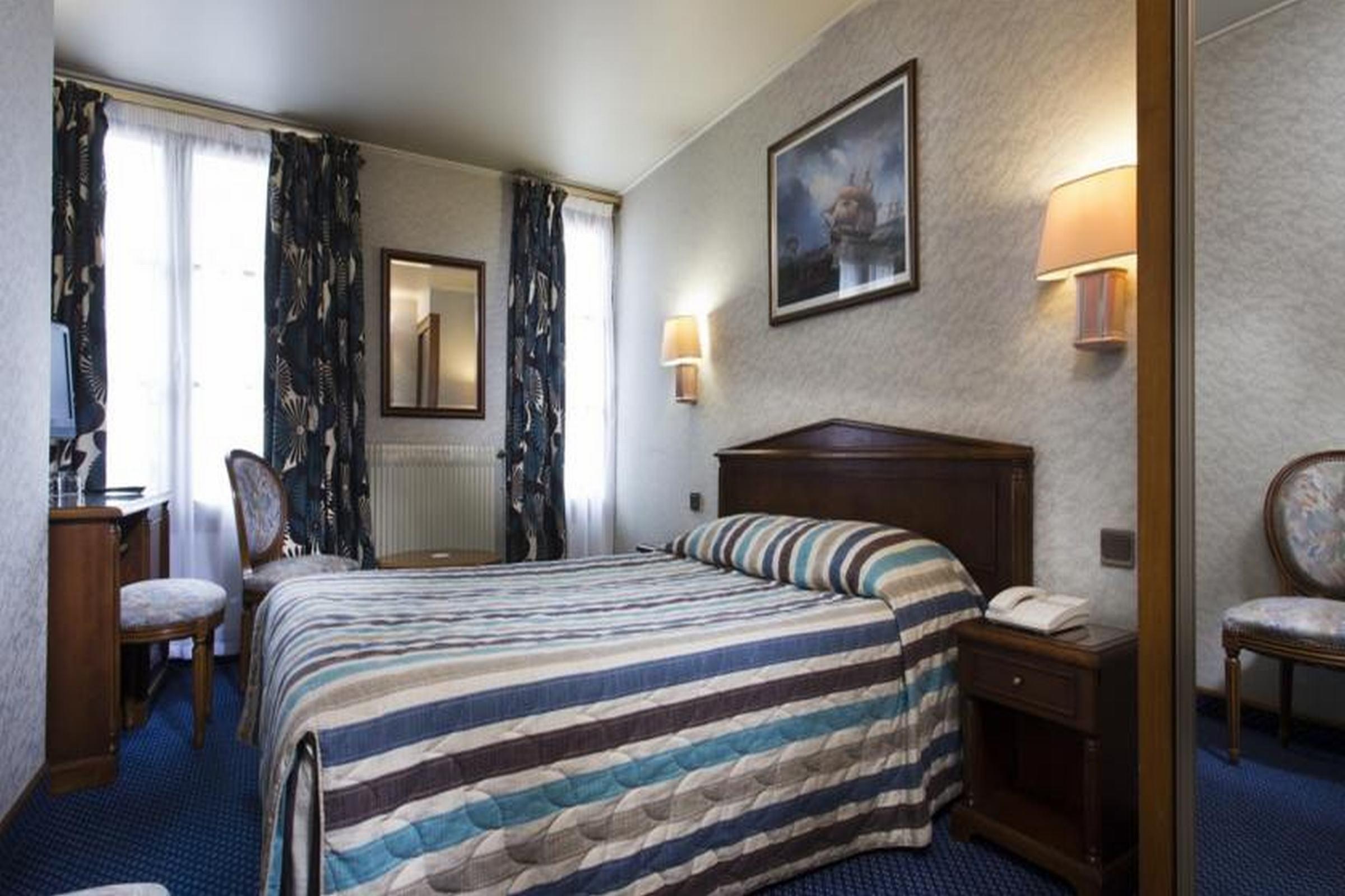 Meslay Republique Hotel