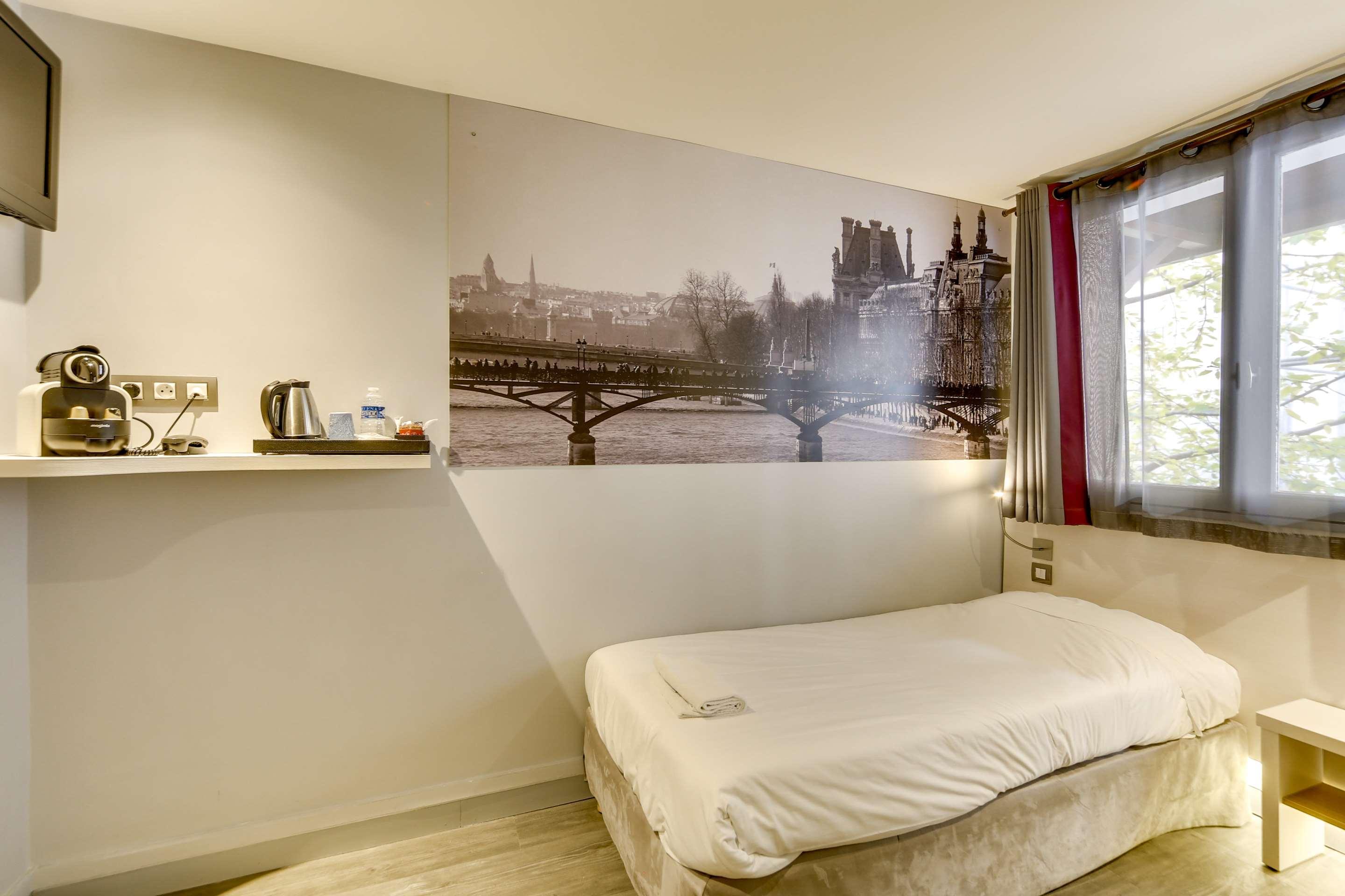 Hotel Kyriad 12 Nation Paris