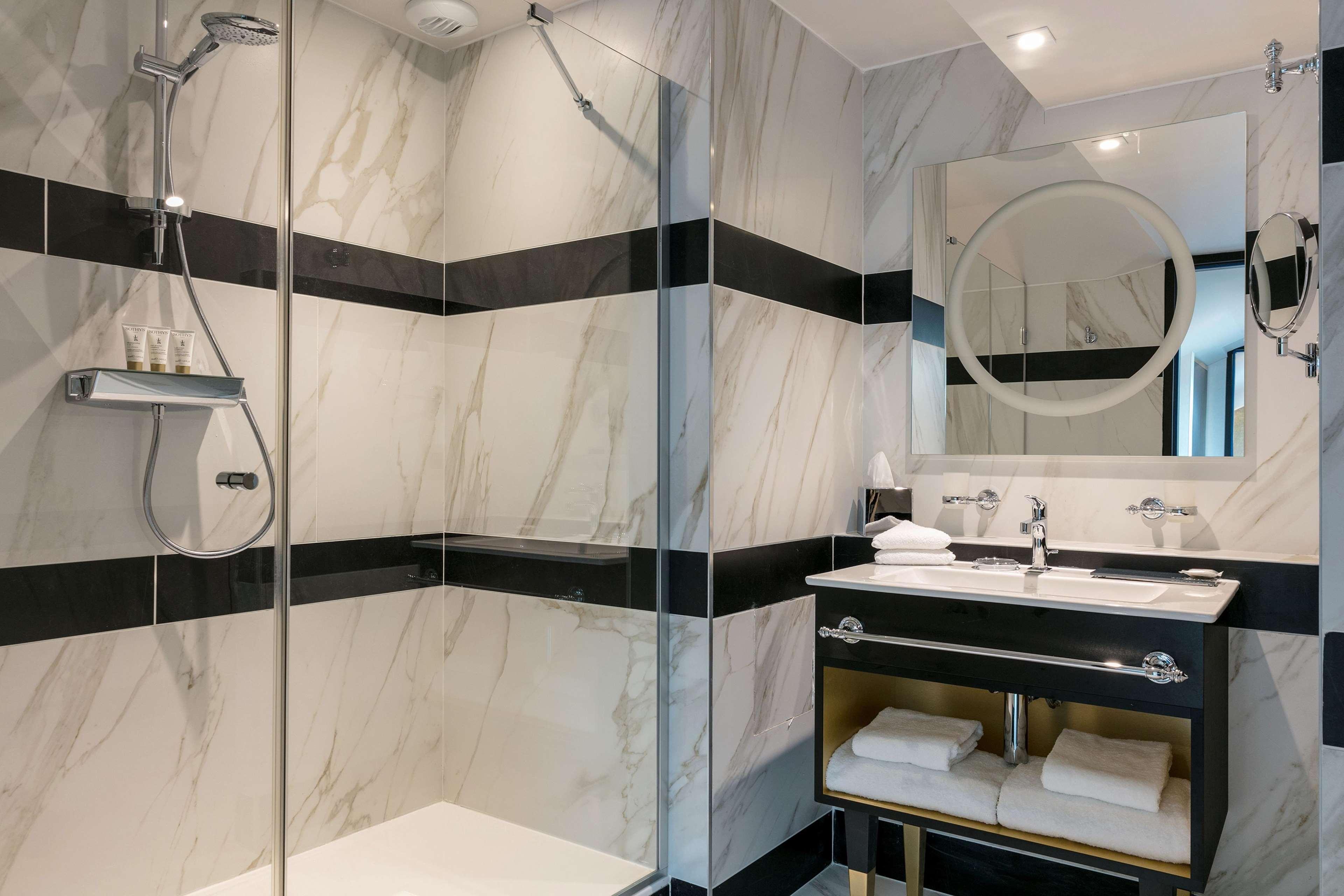 Hotel Niepce Hôtel, Curio Collection By Hilton Paris