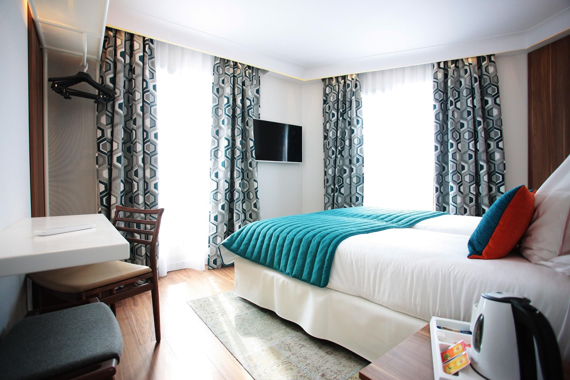 Hotel Eiffel Turenne 3*