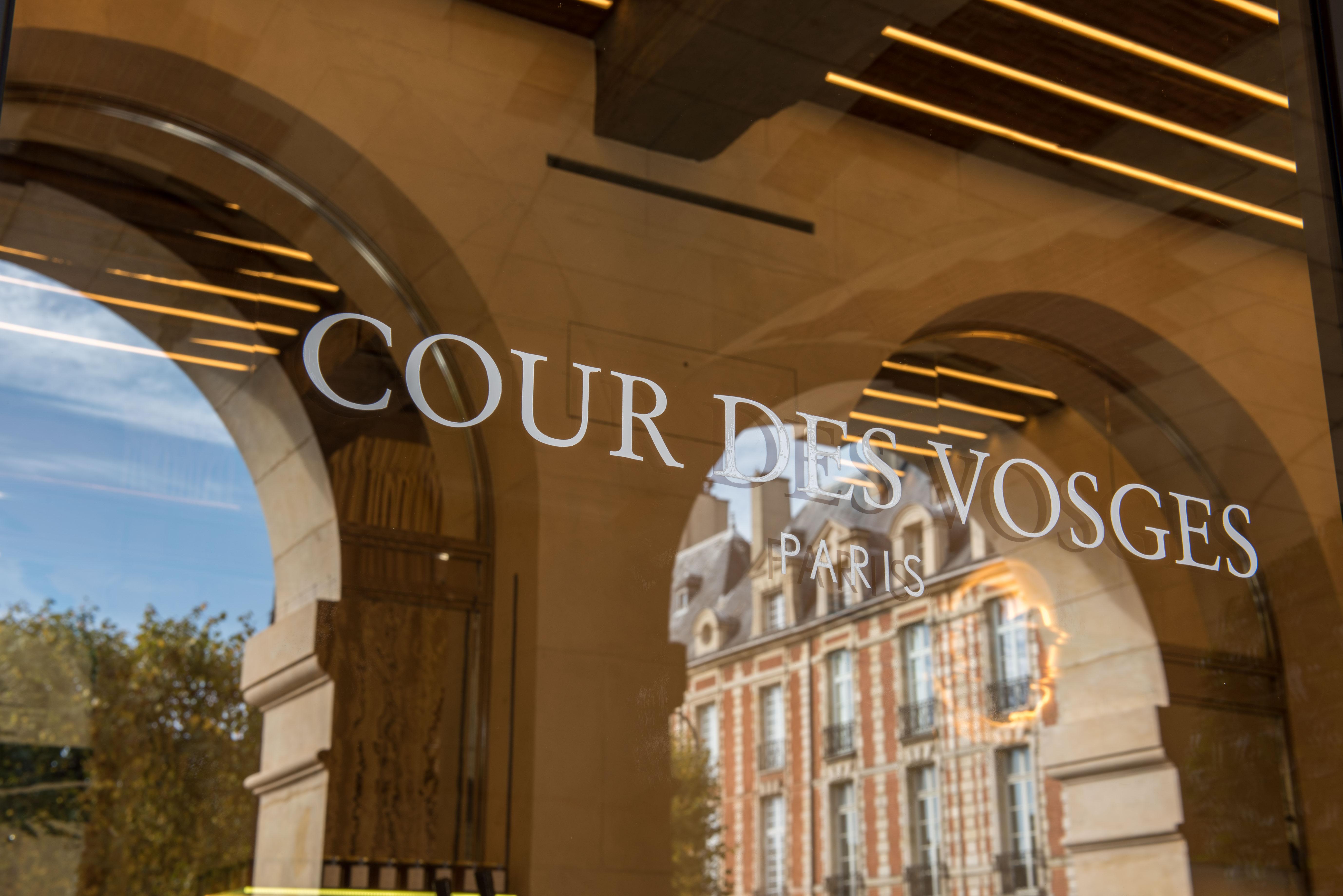 Hotel Cour Des Vosges 5*