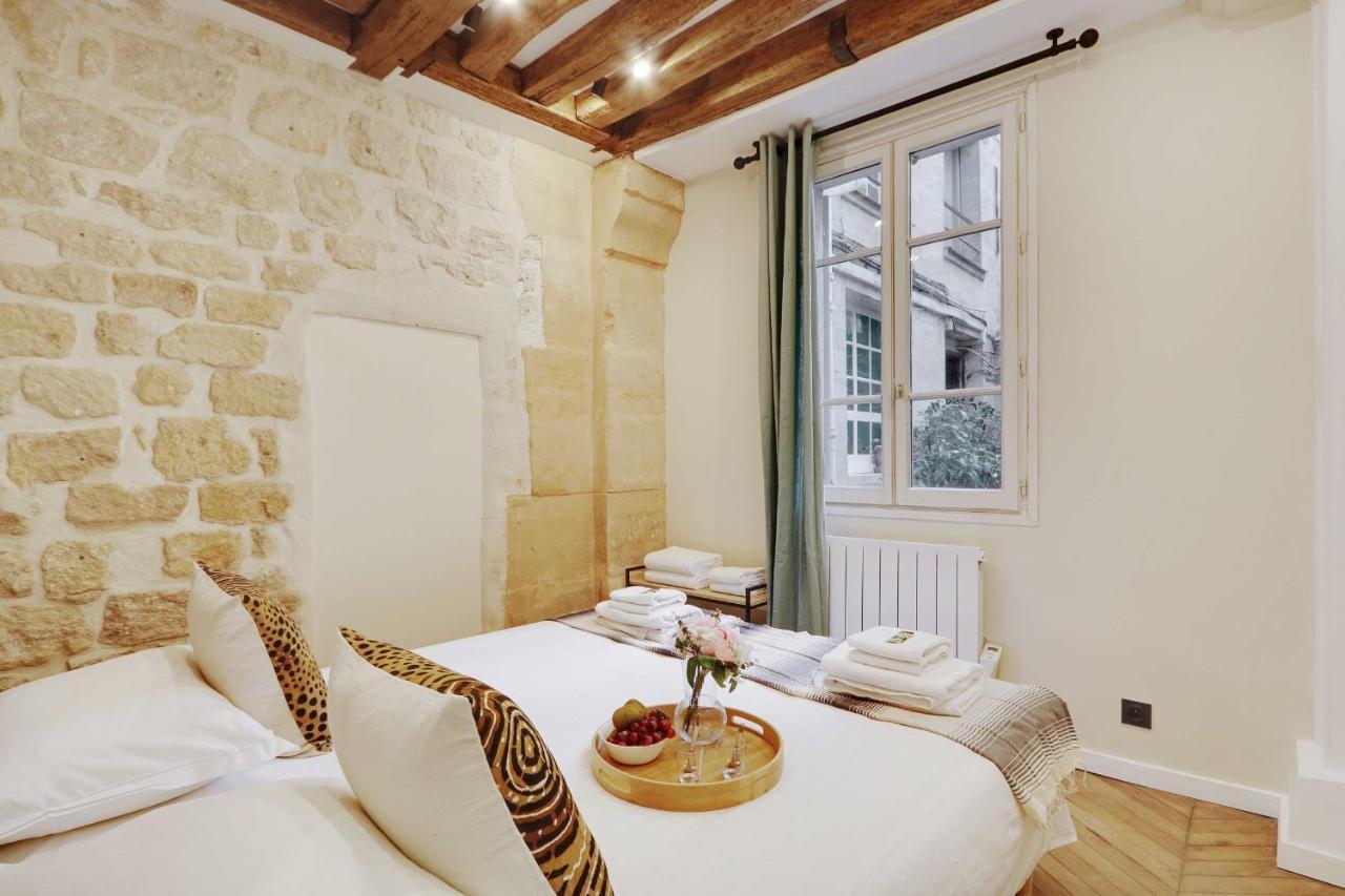 Appartement Cmg - Place Des Vosges - Le Marais 2 *