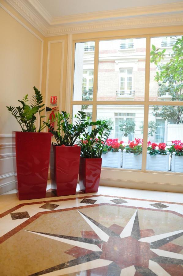 Au Champs Elysées Appartement