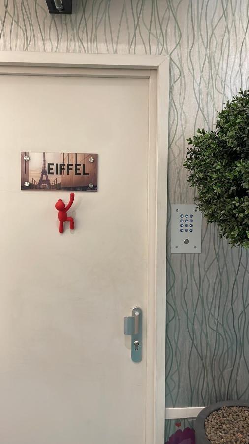 33 Marbeuf 4* Paris