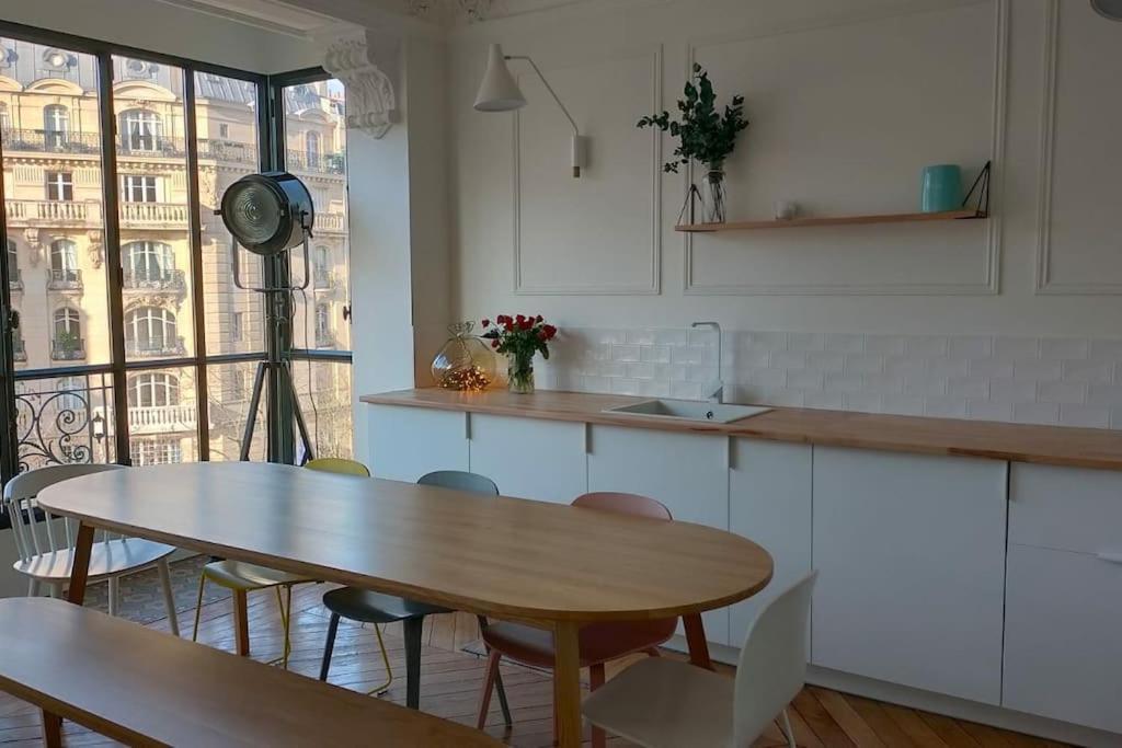 Superbe Haussmanien. 3 Chambres. Apartment *
