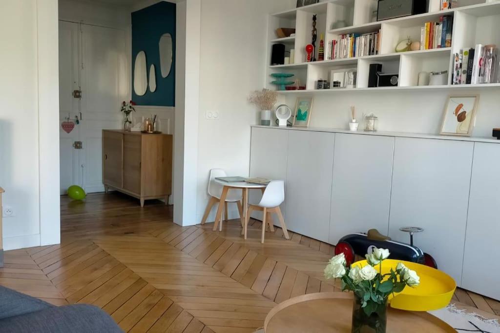 Apartment Superbe Haussmanien. 3 Chambres. Paris