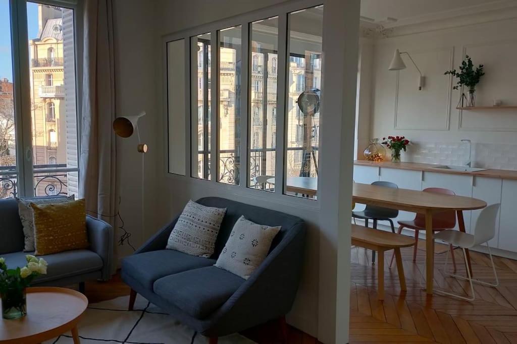 Superbe Haussmanien. 3 Chambres. *