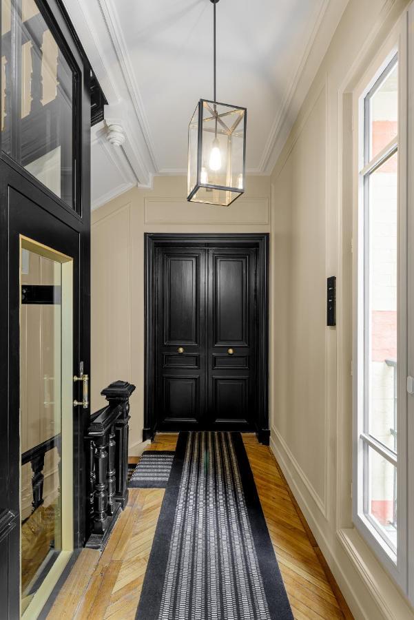 Black Door Aparthotel