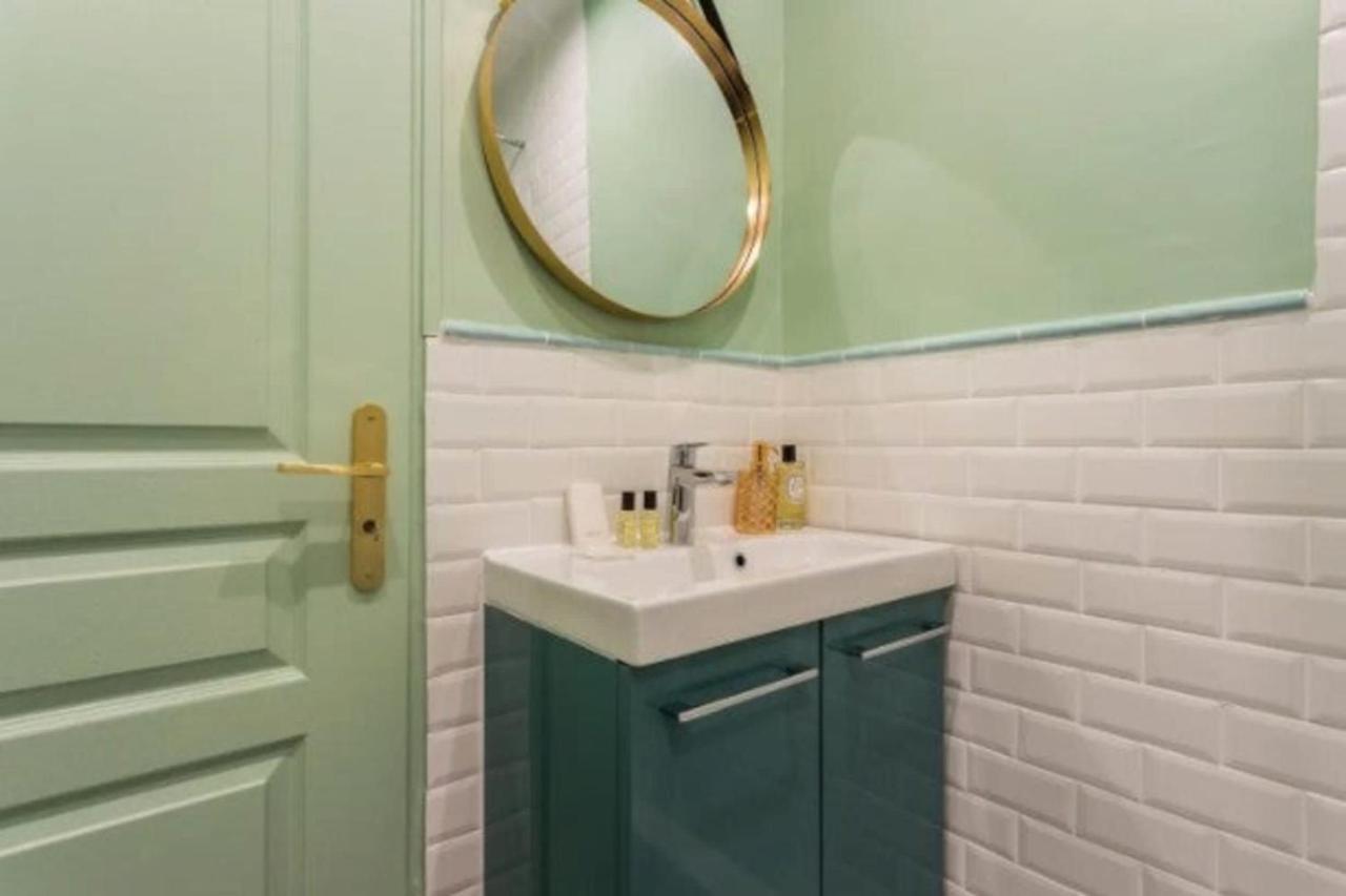 Apartment Amazing Iii Saint Fargeau Paris