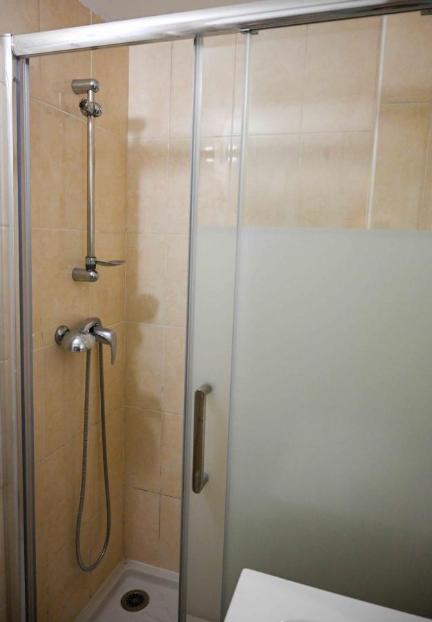 A Small Love Nest For 2 Near The Center Of Apartment Paris