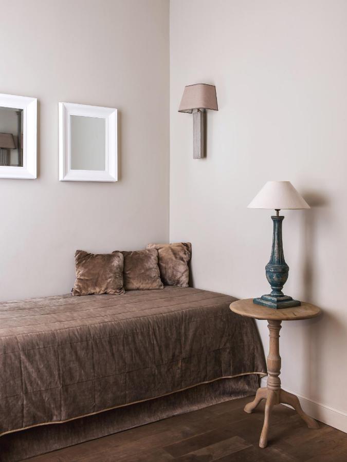 New Roblin Hotel