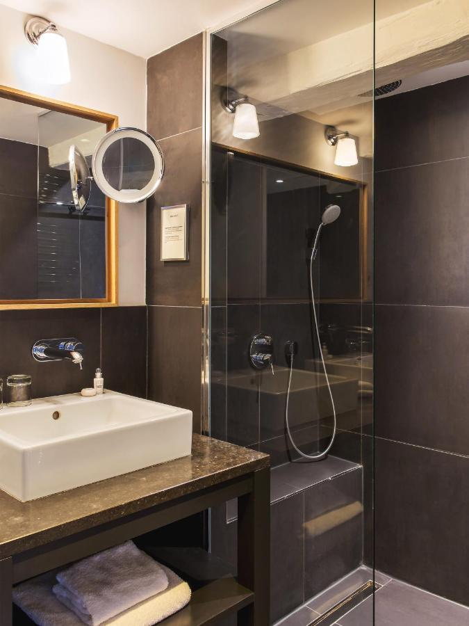 New Roblin Hotel