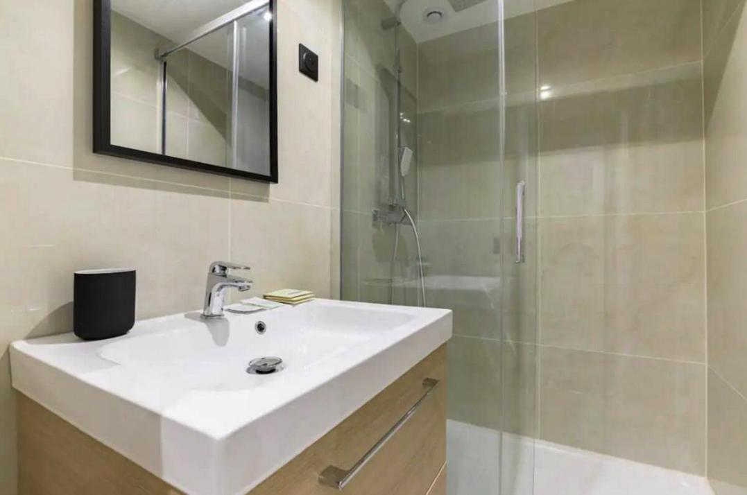 Magnifique Avec Sauna Et Jacuzzi Apartment Paris