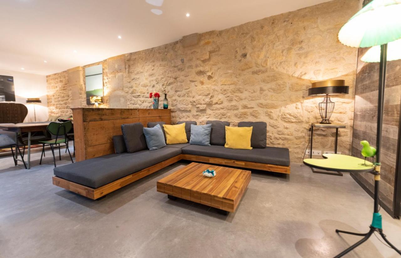 Paridily Circus Apartment
