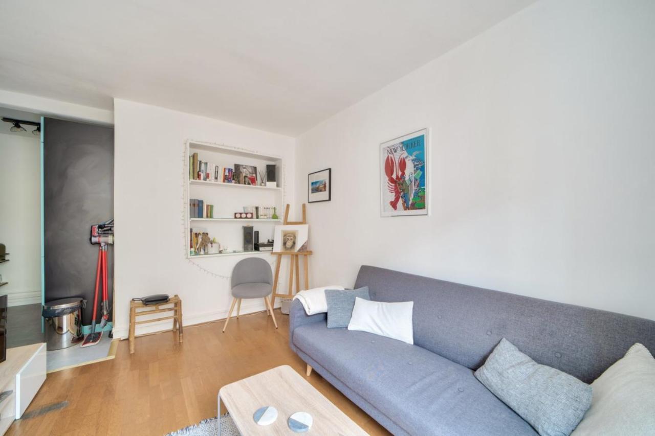 Bright For 4 People In Batignolles Paris