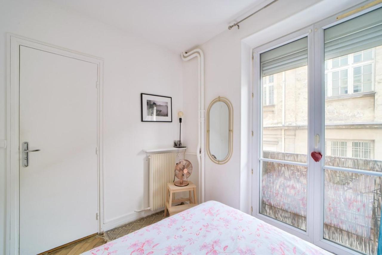 Apartment Bright For 4 People In Batignolles