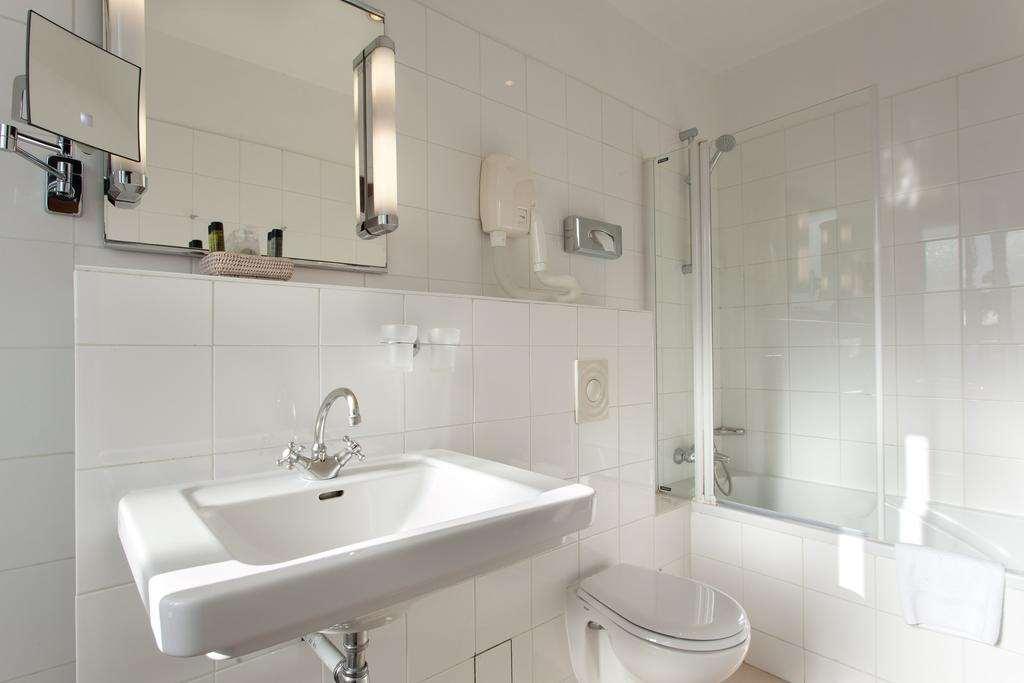Nude - Color Vision 4* Paris