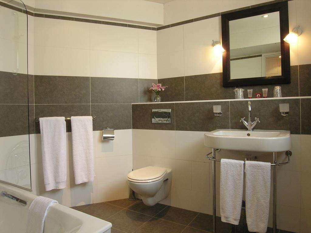 Nude - Color Vision Hotel Paris