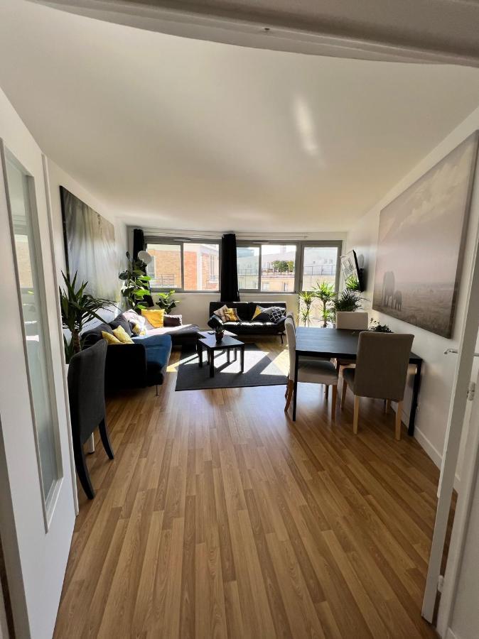 Appartement Grand Lumineux Proche Tour Effeil *