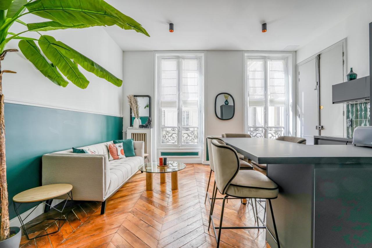 Luxury Champs Elysees Apartment *