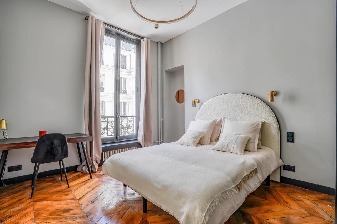 Luxury Champs Elysees Apartment
