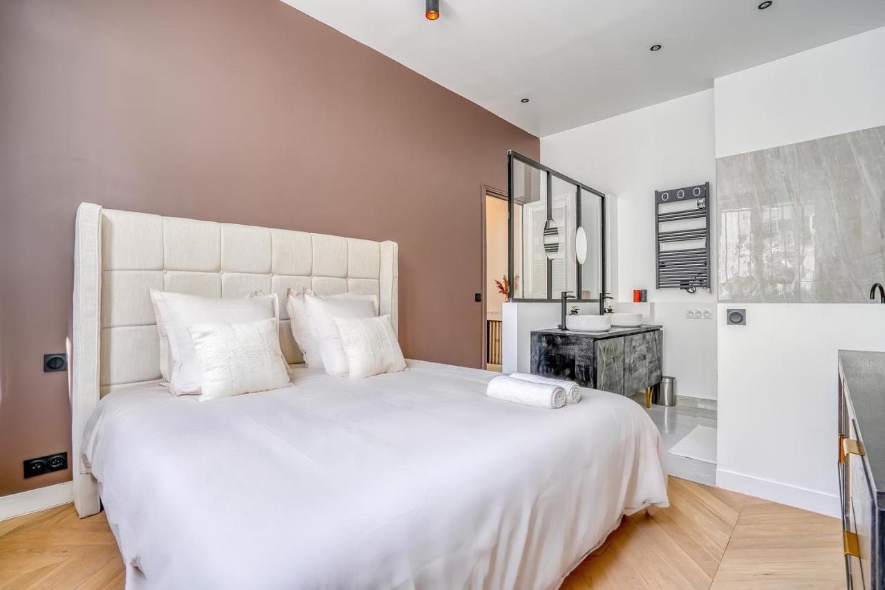 Luxury Champs Elysees Apartment Paris