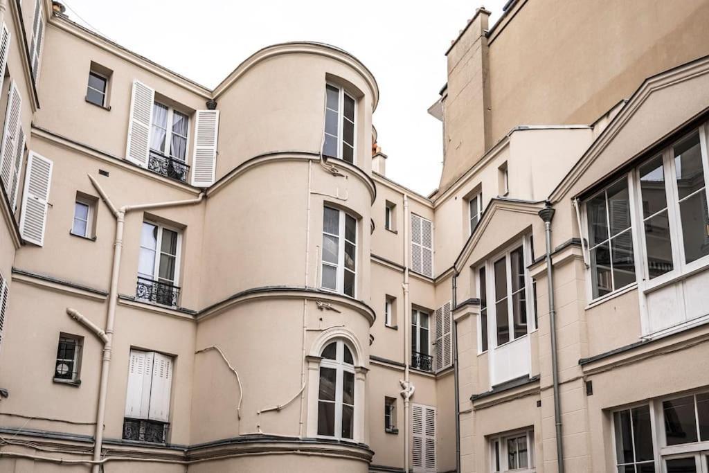 Vaugirard - Saint Germain Des Pres - Place Paris