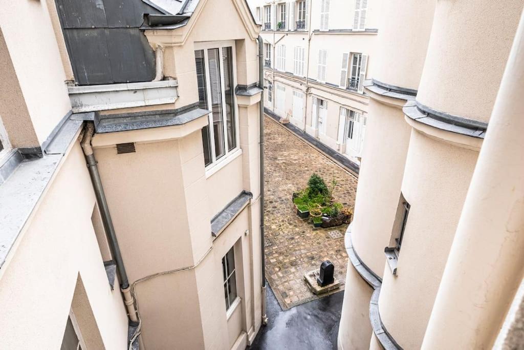 Vaugirard - Saint Germain Des Pres - Place Paris