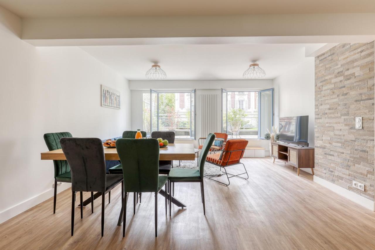 Branded New 4 Bdrs Flat - Huge Terrace - Prime Loc