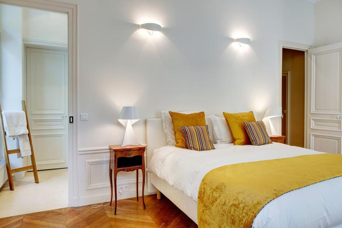 In A Great Location Close To The Eiffel Tower *