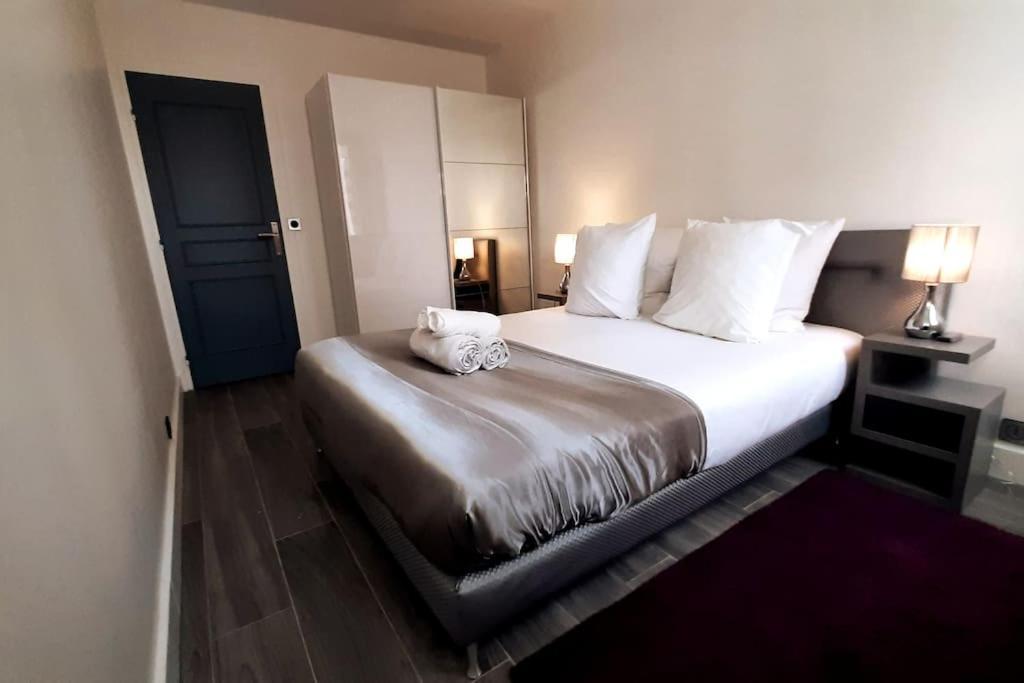 Spacious In Place Des Fetes *