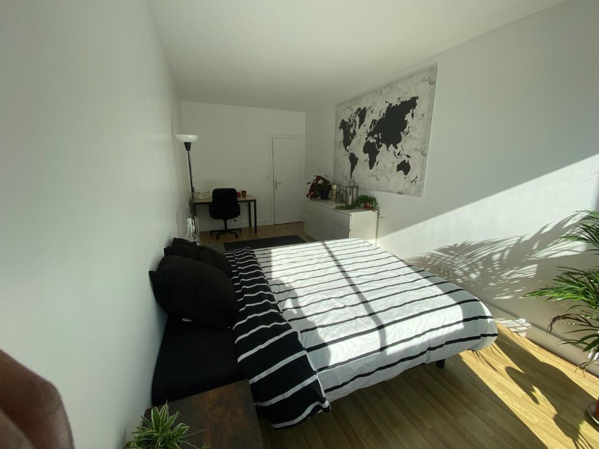 Appartement Grand Lumineux Proche Tour Effeil Paris