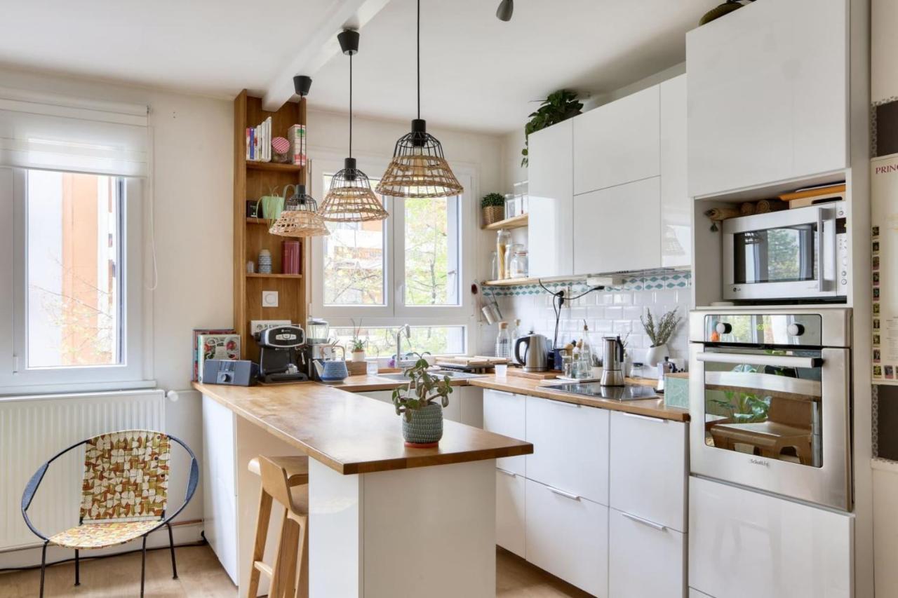 Apartment Bright For 4 With Balcony Paris