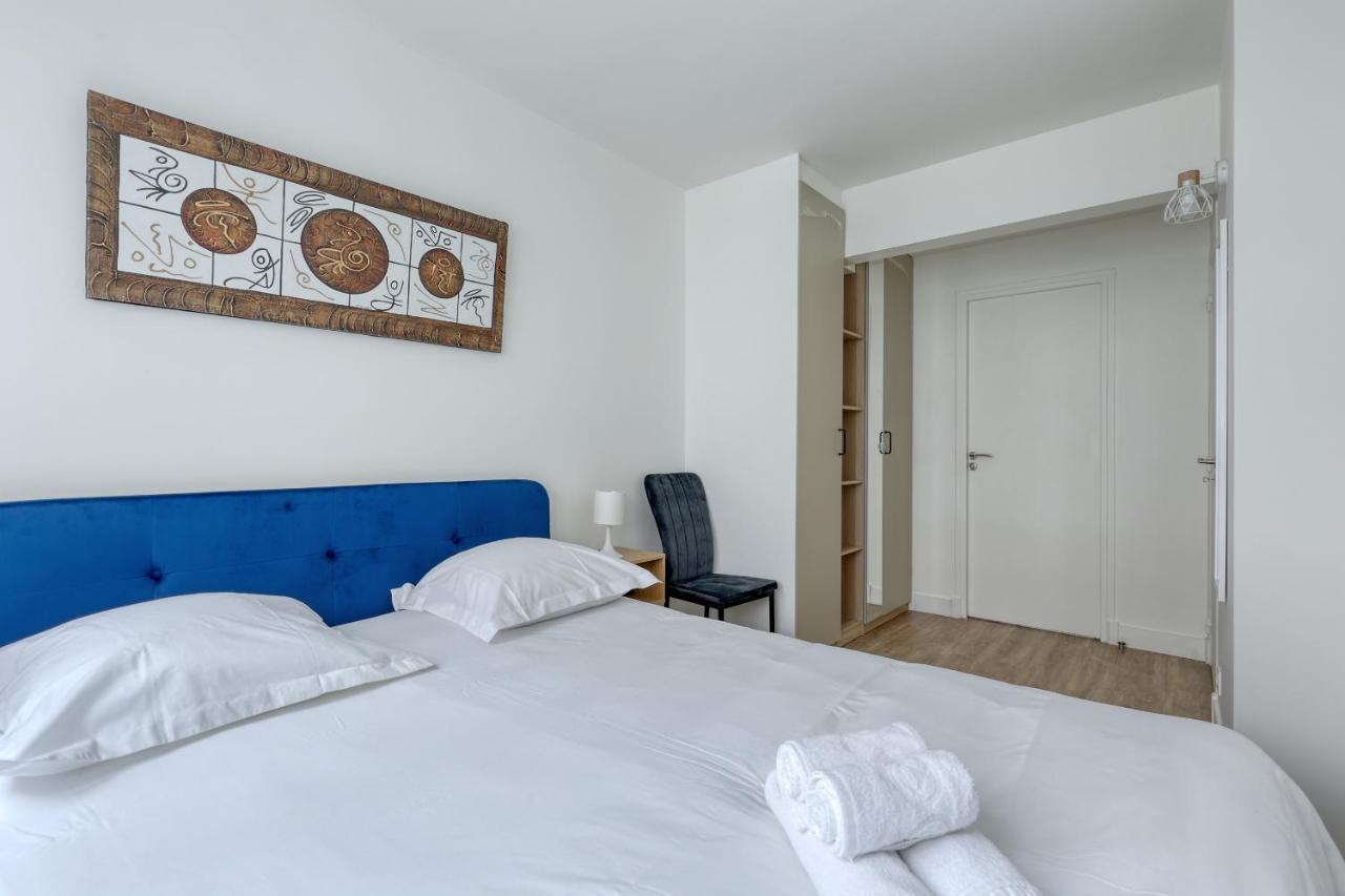Branded New 4 Bdrs Flat - Huge Terrace - Prime Loc Apartment *
