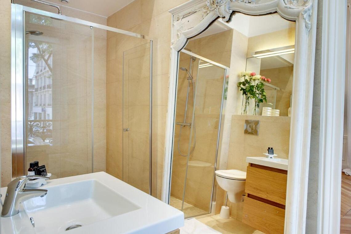 In A Great Location Close To The Eiffel Tower * Paris