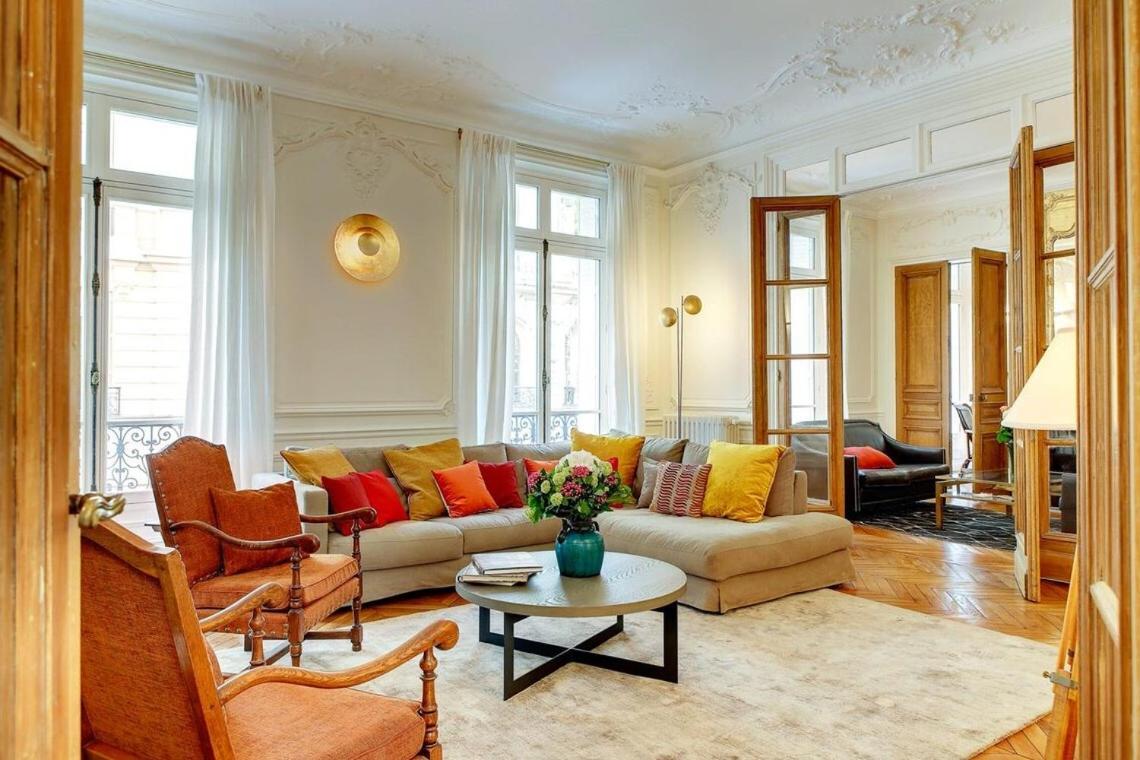 In A Great Location Close To The Eiffel Tower