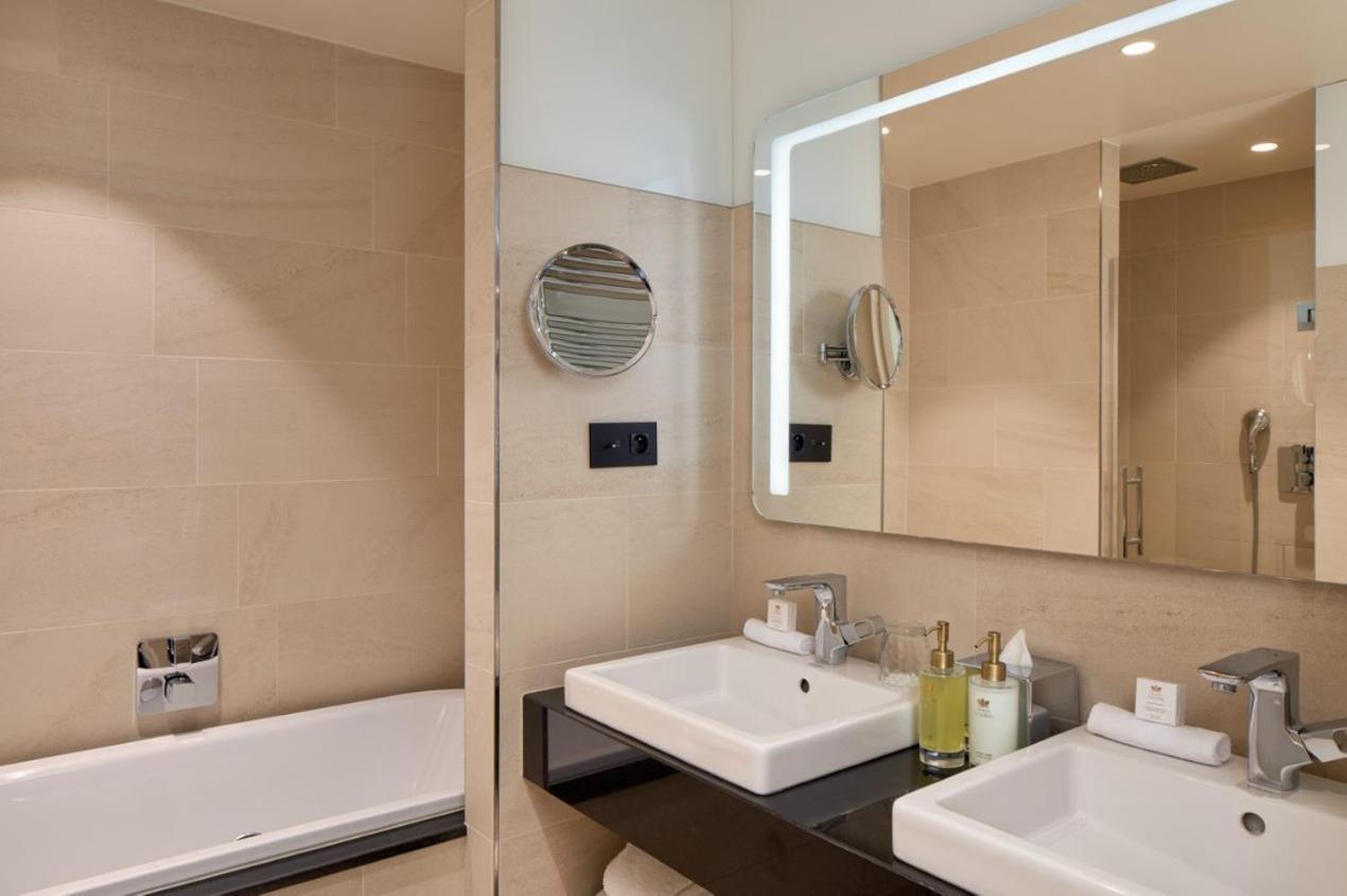 Maison Albar Le Pont-neuf Hotel 5*