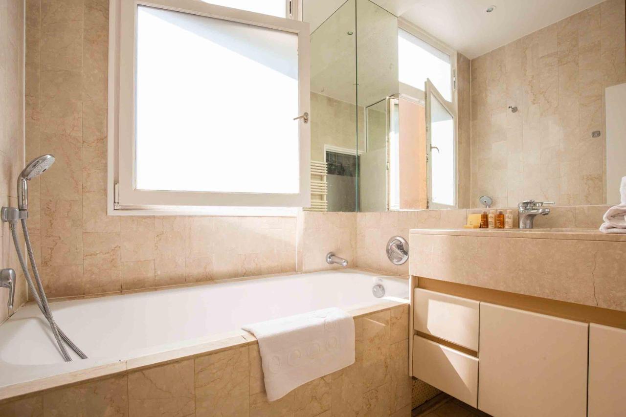 Veeve - Artful Elegance Apartment Paris