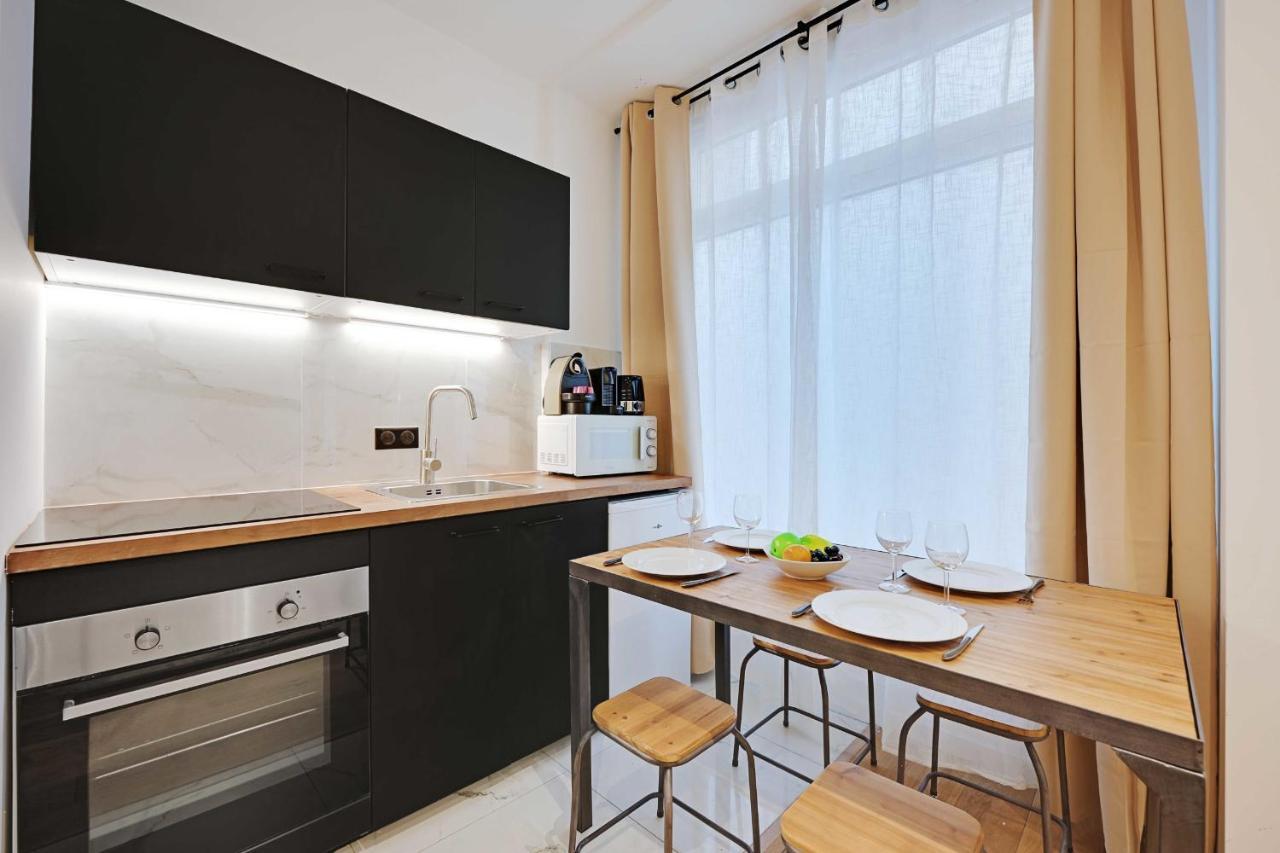 Lovely In The Heart Of The Grand Boulevards