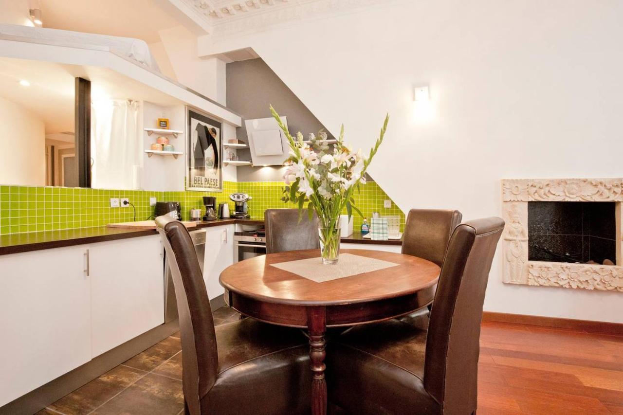Romantic Close To Le Marais