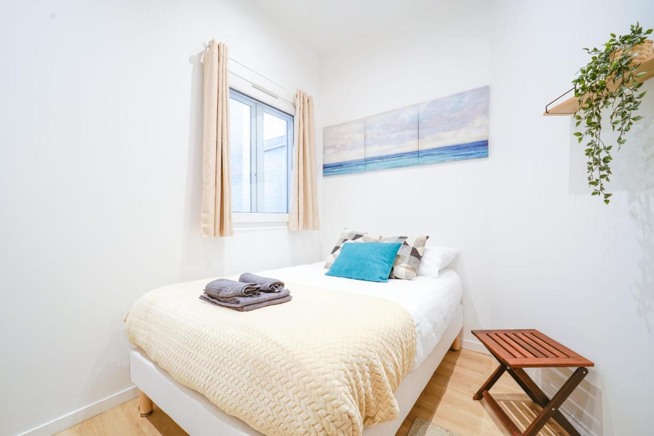 X Well Located Studio Fully Renovated In Center *