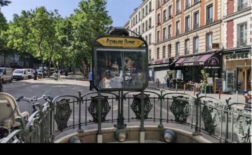Studio Calme Et Eclaire Proche De Nation A Apartment *