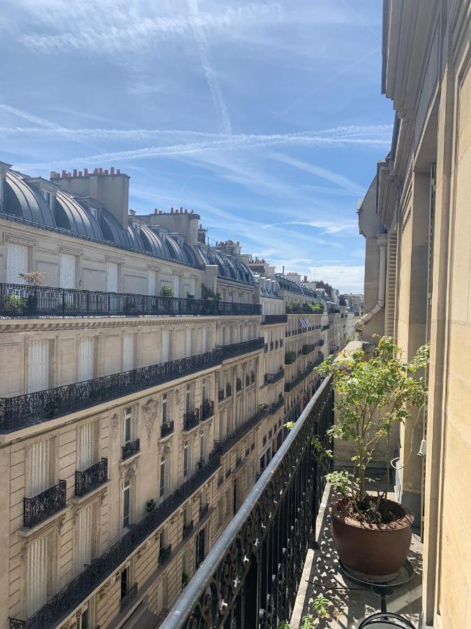 4 Bedroom Luxury Eiffel Tower Apartment