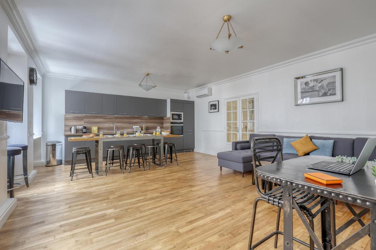 Superb Large And New 4bds Flat - Heart Of 10 Apartment